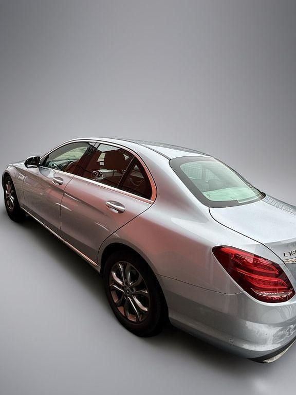 Gebraucht Mercedes C180 Avantgarde 122 PS (89 kW) 2019 Silber Limousine
