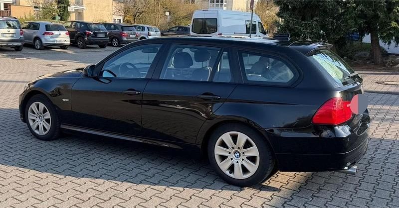 Second-hand BMW 318 143 CP (105 kW) 2009 Negru Break