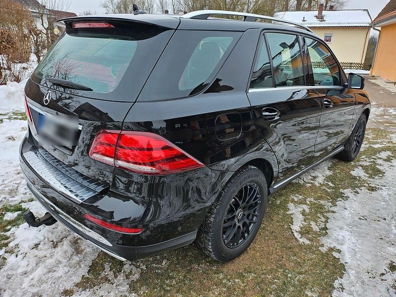 Gebraucht Mercedes GLE350 258 PS (189 kW) 2017 Schwarz SUV