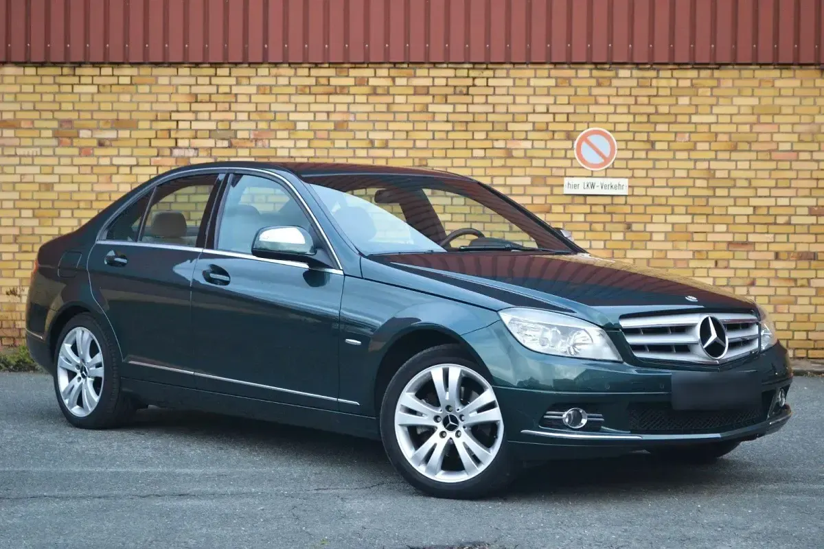 Gebraucht Mercedes C200 184 PS (135 kW) 2008 Grün Limousine
