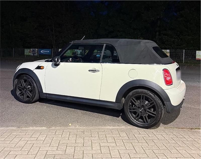 Gebraucht Mini Cooper Cabriolet 102 PS (75 kW) 2011 Beige Cabrio