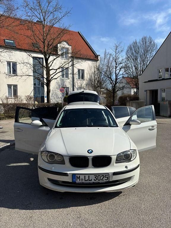 Gebraucht BMW 118 Performance 143 PS (105 kW) 2007 Weiß Kleinwagen