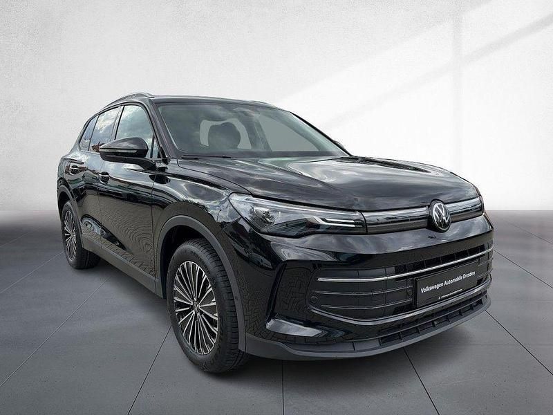 Neu VW Tiguan Design 150 PS (110 kW) 2025 Schwarz SUV