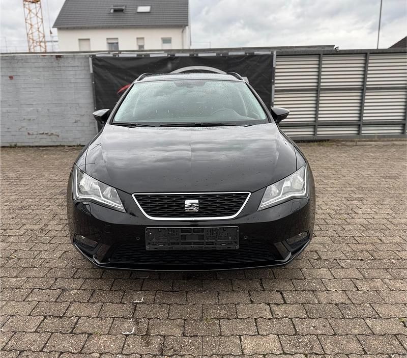 Schwarz Gebraucht 2015 Seat Leon ST Kombi | 7.990 € (Guter Preis) - Bild 1/4