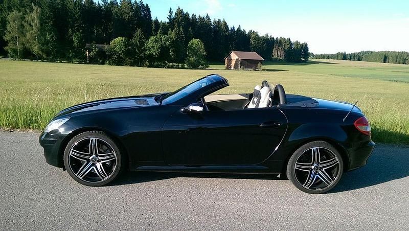 Schwarz Gebraucht 2006 Mercedes SLK350 Cabrio | 10.999 € (Fairer Preis) - Bild 1/4