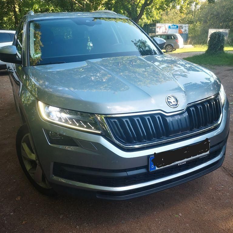 Grau Gebraucht 2017 Skoda Kodiaq Style SUV | 24.000 € (Fairer Preis) - Bild 1/4