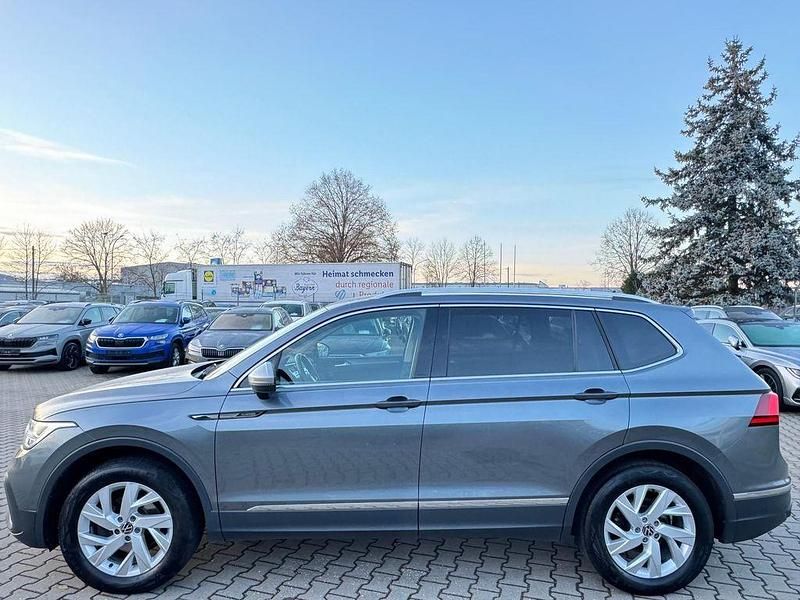 Gebraucht VW Tiguan Allspace Life 150 PS (110 kW) 2023 Grau SUV