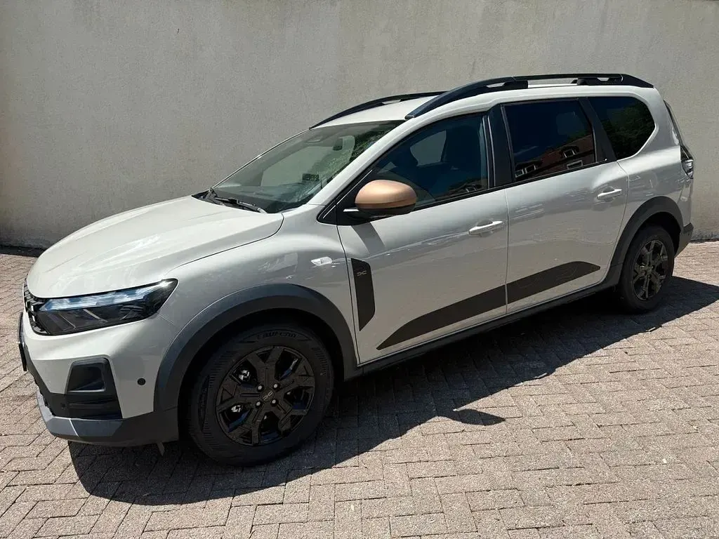 Neu Dacia Jogger Extreme 122 PS (89 kW) 2026 Beige Van / Kleinbus
