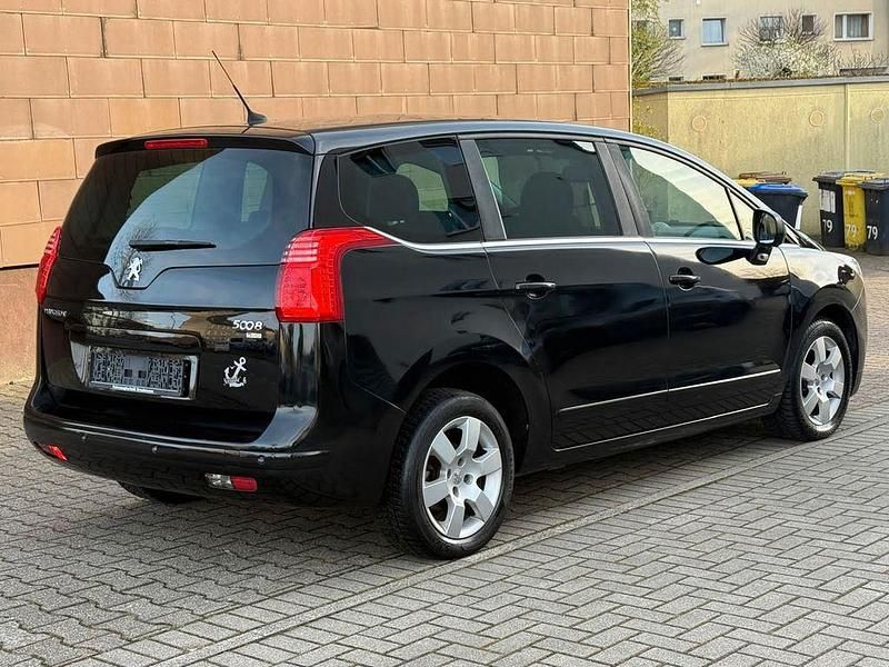 Gebraucht Peugeot 5008 111 PS (81 kW) 2013 Schwarz Van / Kleinbus