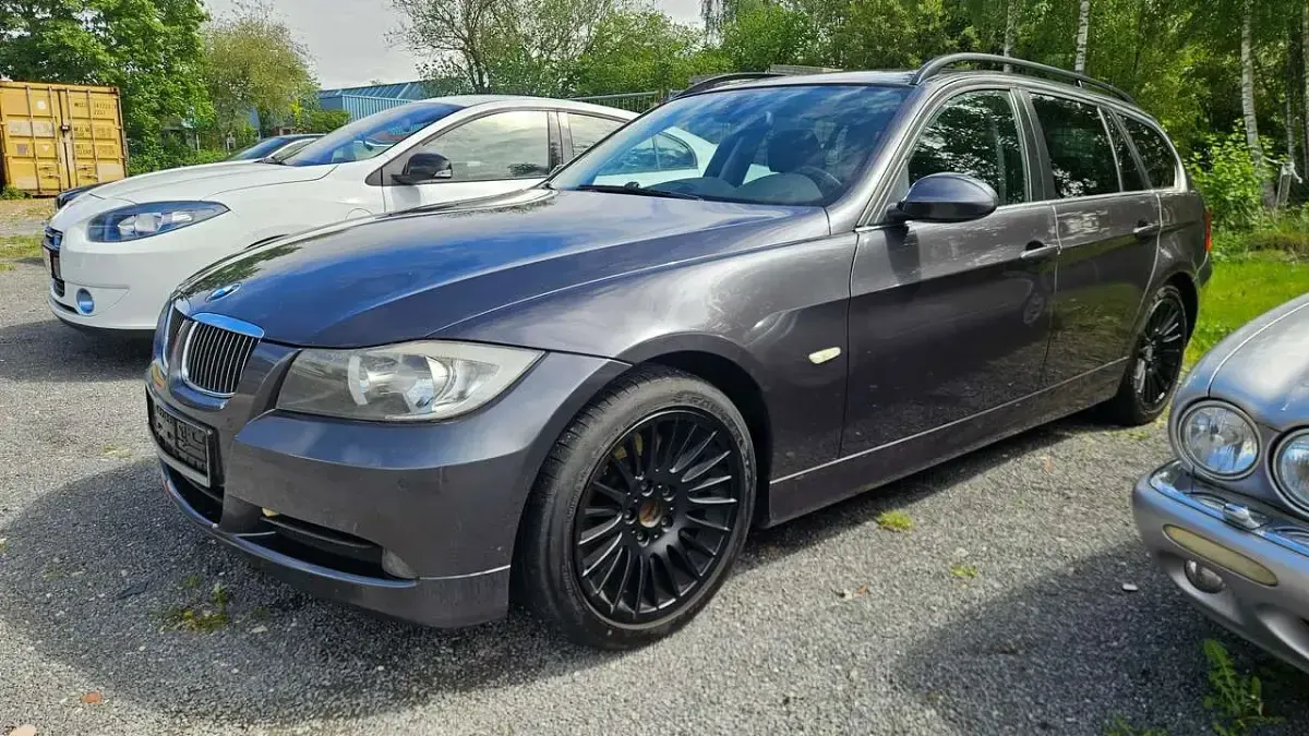 Gebraucht BMW 325 197 PS (144 kW) 2007 Grau Kombi