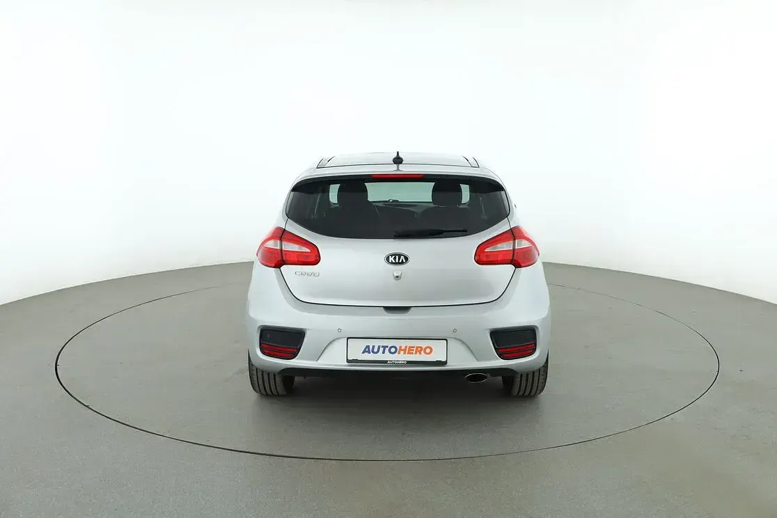 Gebraucht Kia Ceed Spirit 135 PS (99 kW) 2015 Grau Kleinwagen