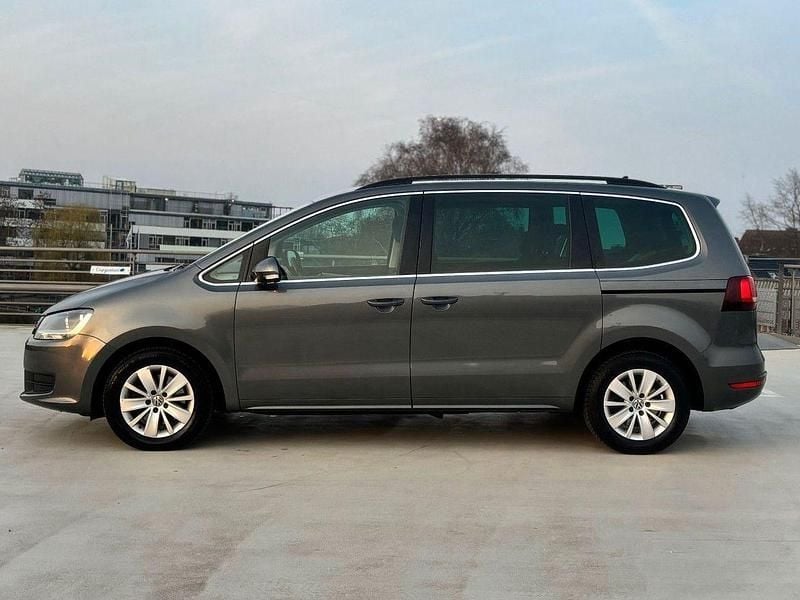 Gebraucht VW Sharan 150 PS (110 kW) 2017 Grau Van / Kleinbus