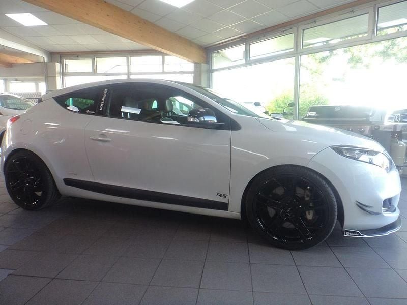 Gebraucht Renault Mégane III R.S. 265 PS (194 kW) 2011 Weiß Coupé