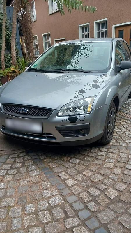 Gebraucht Ford Focus Ambiente 101 PS (74 kW) 2005 Grau Limousine