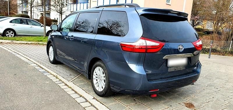 Gebraucht Toyota Sienna XLE 270 PS (198 kW) 2016 Blau Van / Kleinbus