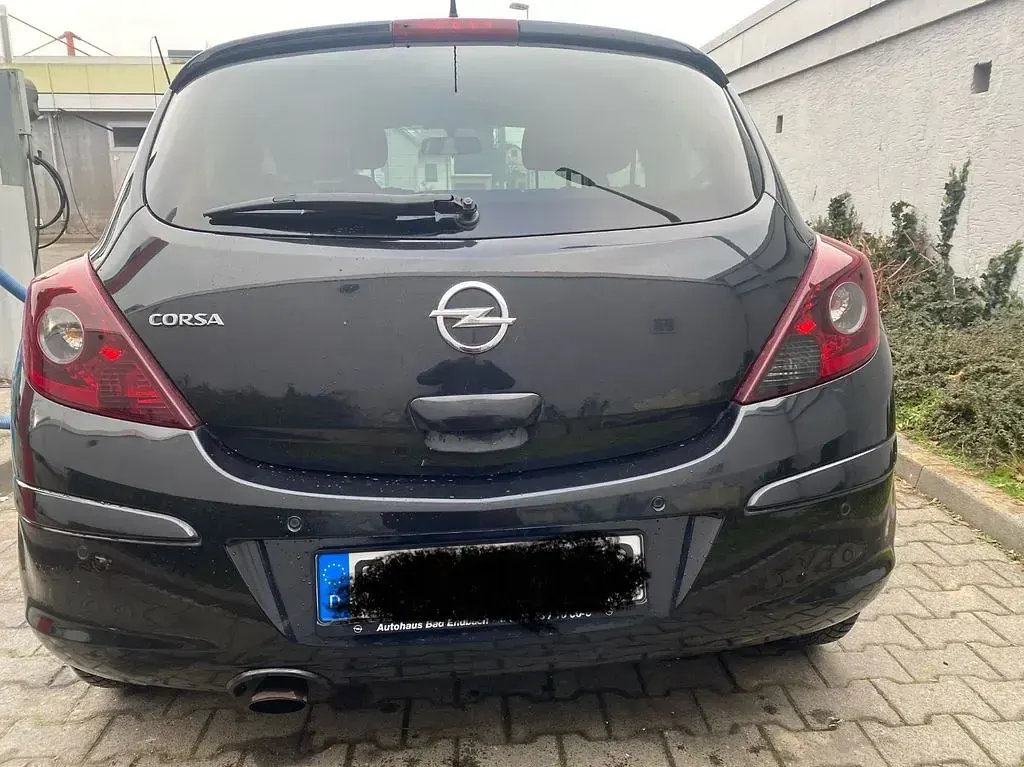Brugt Opel Corsa Edition 101 HK (74 kW) 2012 Sort Hatchback