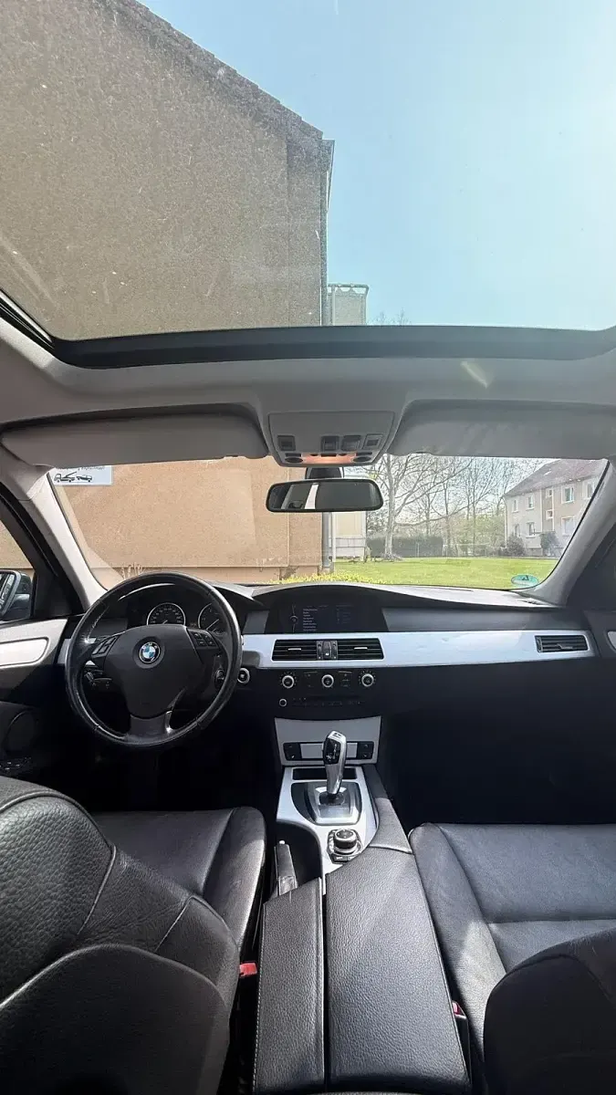 Gebraucht BMW 520 177 PS (130 kW) 2009 Schwarz Kombi
