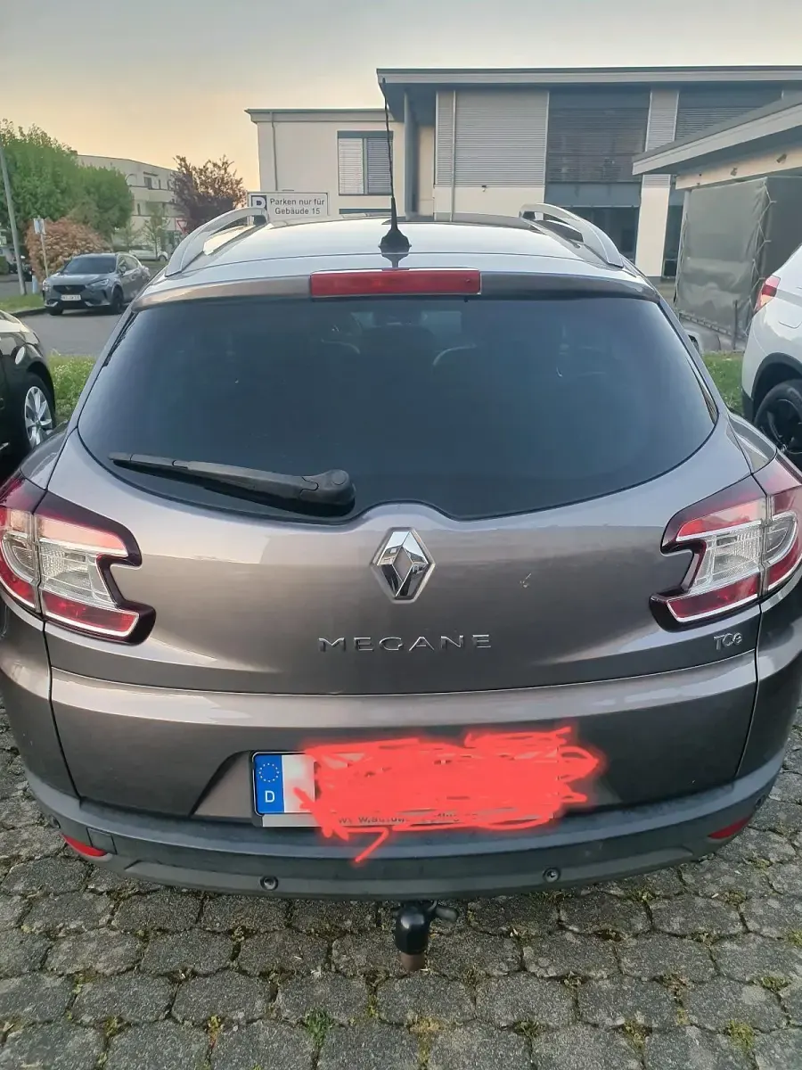 Second-hand Renault Mégane 131 CP (96 kW) 2009 Auriu Berlinǎ