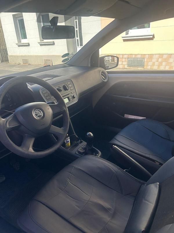 Używany Skoda Citigo 60 KM (44 kW) 2012 Biały Hatchback