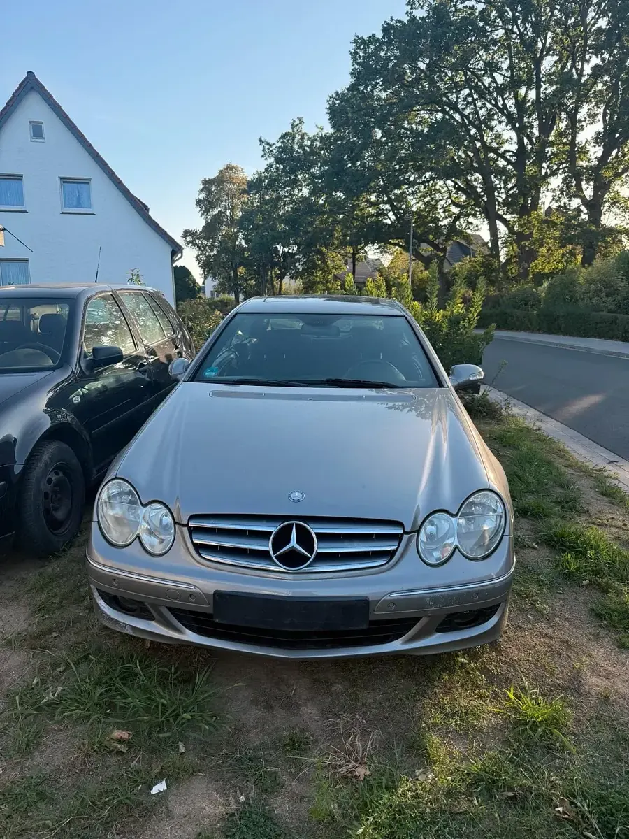 Gebraucht Mercedes CLK220 150 PS (110 kW) 2008 Silber Coupé