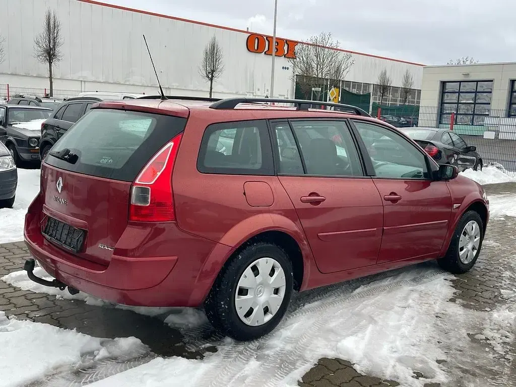 Gebraucht Renault Mégane Avantage 111 PS (81 kW) 2007 Rot Limousine