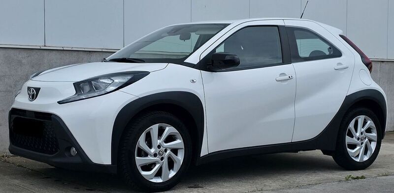 Weiß Gebraucht 2023 Toyota Aygo Kleinwagen | 15.500 € (Guter Preis) - Bild 1/4