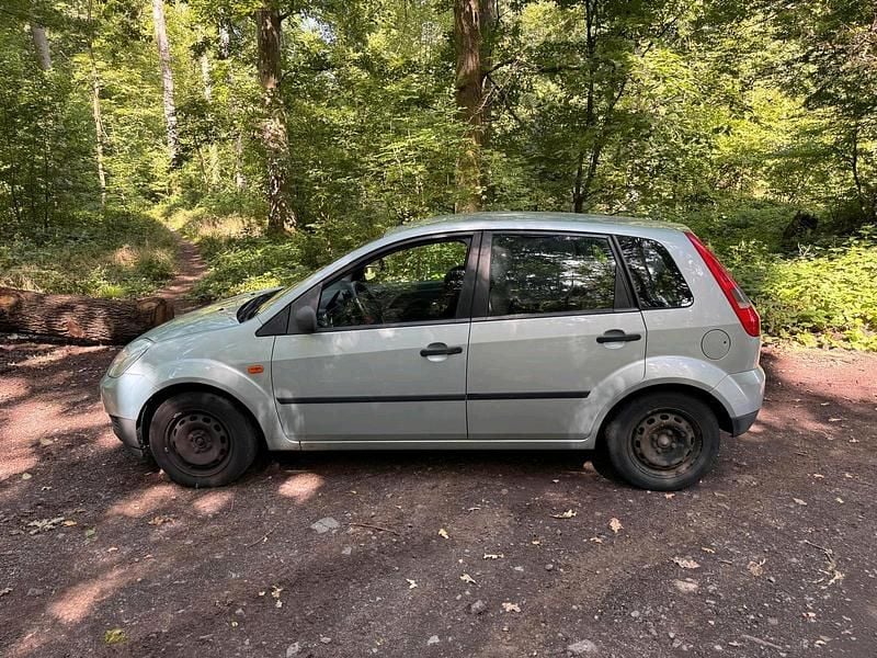 Gebraucht 2002 Ford Fiesta Kleinwagen | 400 € (Superpreis) - Bild 1/4