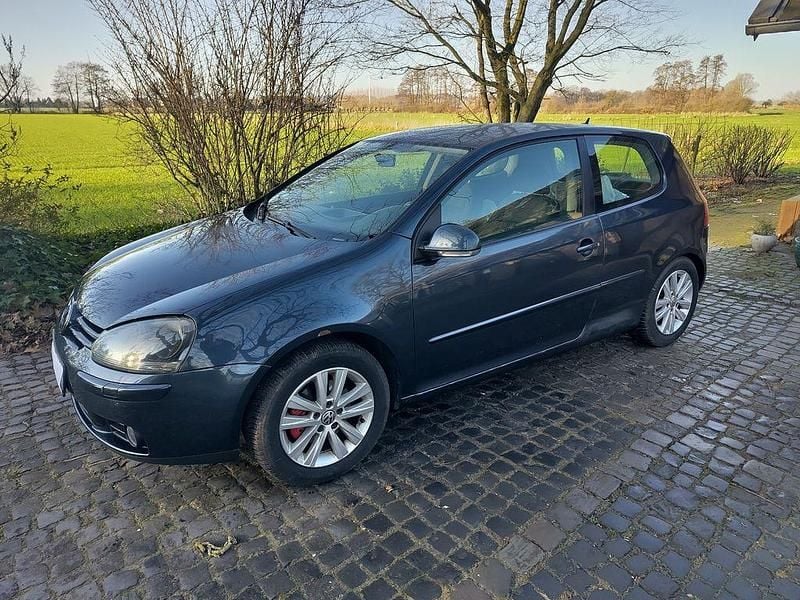 Blau Gebraucht 2007 VW Golf Limousine | 2.750 € (Etwas zu teuer) - Bild 1/4