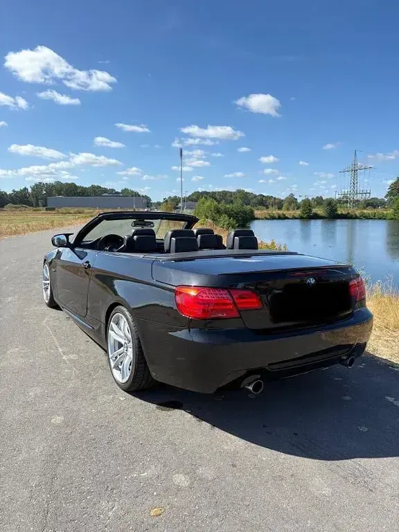 Gebraucht BMW 330 Performance 348 PS (255 kW) 2010 Schwarz Cabrio