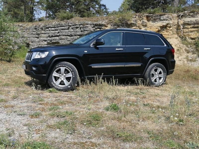 Gebraucht Jeep Grand Cherokee Laredo 190 PS (139 kW) 2013 Schwarz SUV