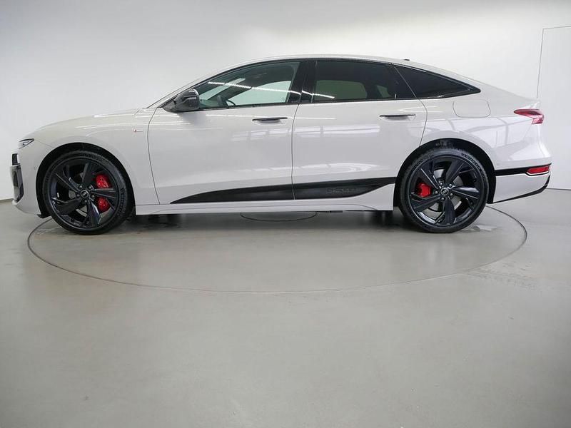 Neu Audi e-tron Business 314 kW (428 PS) 2026 Beige SUV