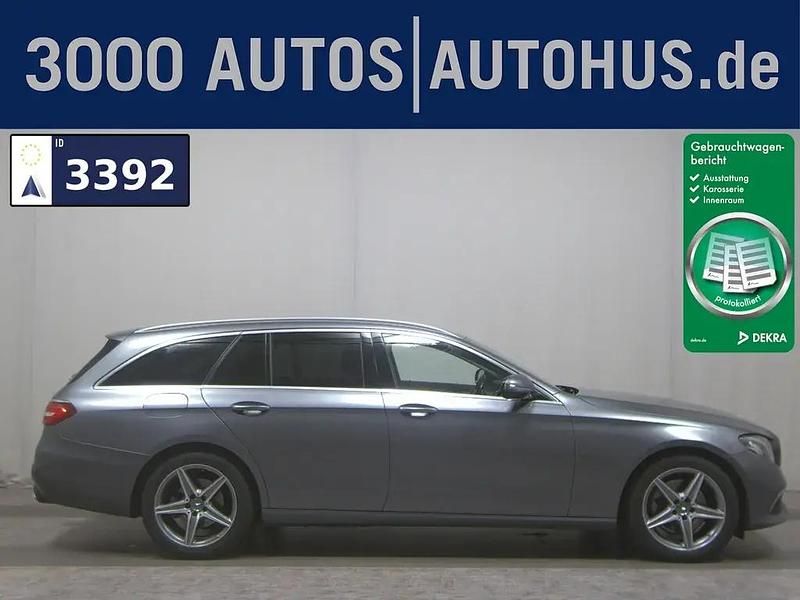 Grau Gebraucht 2020 Mercedes E300 Avantgarde Limousine | 18.990 € (Superpreis) - Bild 1/4