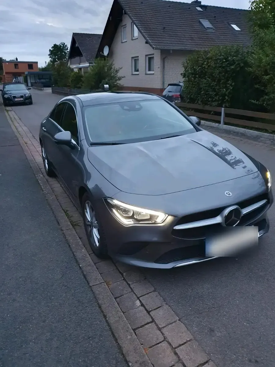 Gebraucht Mercedes CLA180 136 PS (100 kW) 2022 Grau Coupé
