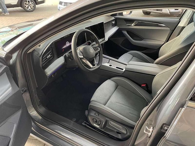Gebraucht VW Passat Business 150 PS (110 kW) 2024 Diabasgrau metallic Kombi