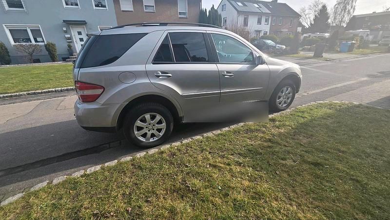 Gebraucht Mercedes ML280 193 PS (141 kW) 2008 Beige SUV