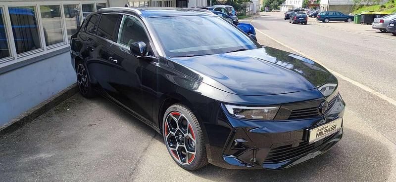 Karbon schwarz Gebraucht 2023 Opel Astra GS Line Kombi | 26.800 € (Teuer) - Bild 1/4