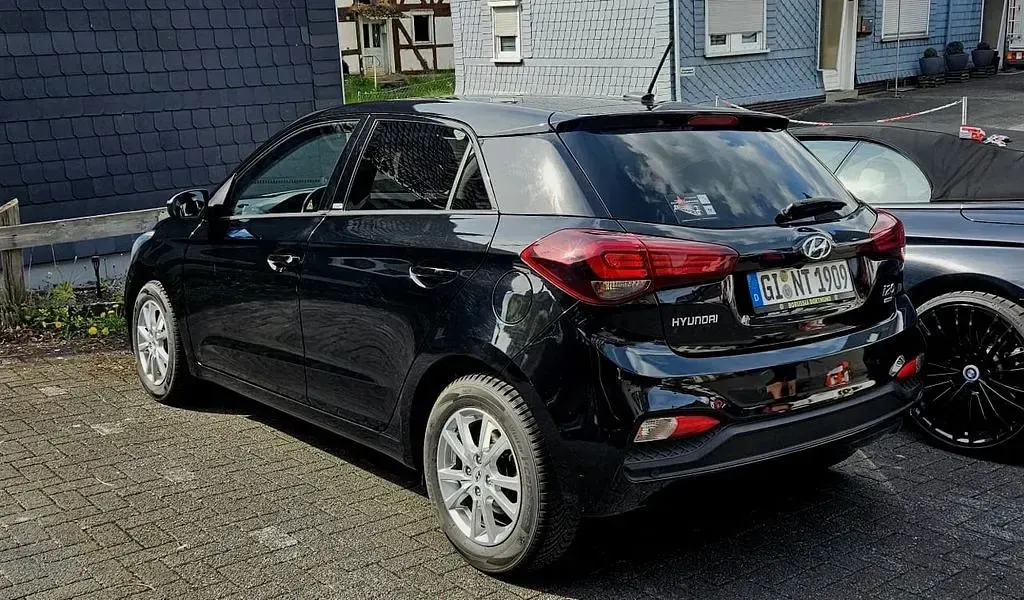 Gebraucht Hyundai i20 Active 101 PS (74 kW) 2020 Schwarz Kleinwagen