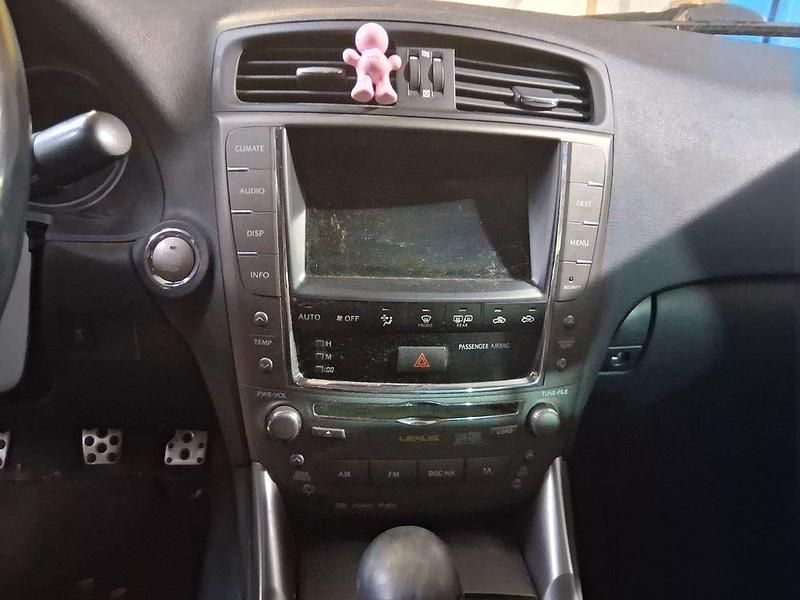 Second-hand Lexus IS220 177 CP (130 kW) 2009 Alb Berlinǎ