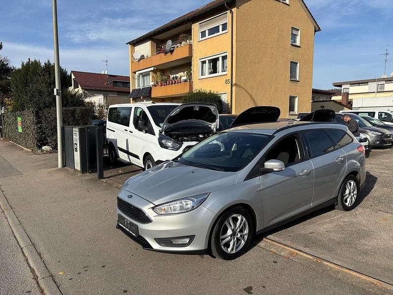 Gebraucht Ford Focus Business Edition 120 PS (88 kW) 2018 Polarsilber metallic Kombi
