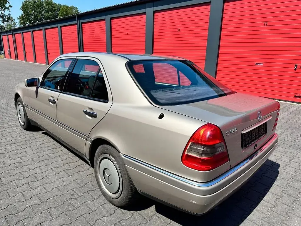 Gebraucht Mercedes C180 122 PS (89 kW) 1994 Beige Limousine