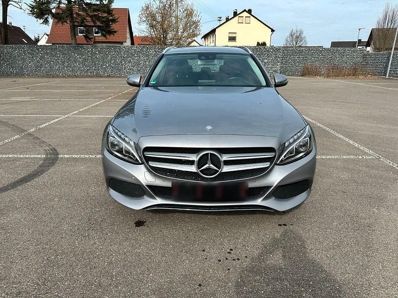 Gebraucht Mercedes C180 AMG line 156 PS (114 kW) 2016 Silber Kombi