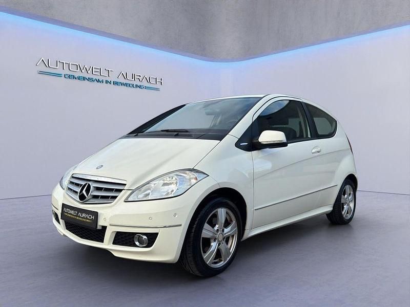 Weiß Gebraucht 2010 Mercedes A200 Avantgarde Limousine | 8.980 € (Etwas zu teuer) - Bild 1/4