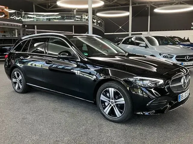 Gebraucht Mercedes C300e Advanced Plus 204 PS (150 kW) 2024 Schwarz Kombi
