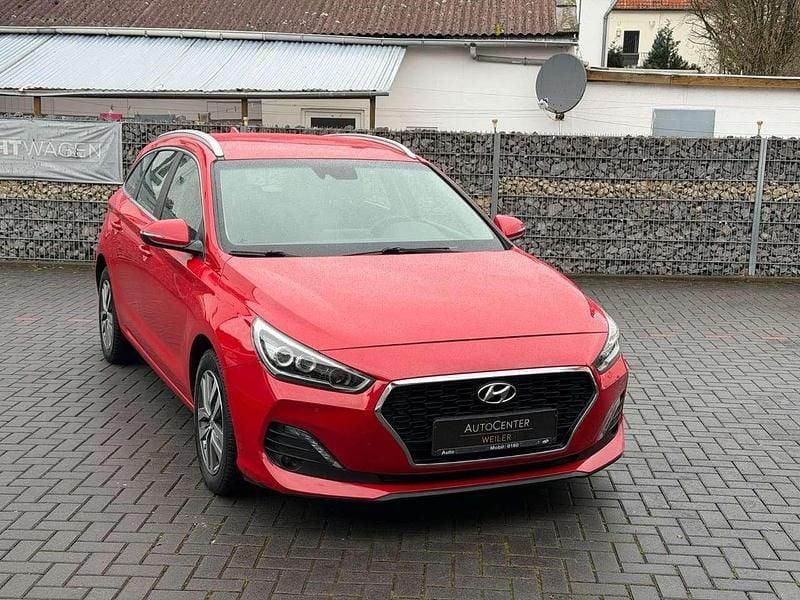 Gebraucht Hyundai i30 140 PS (102 kW) 2020 Rot Kombi