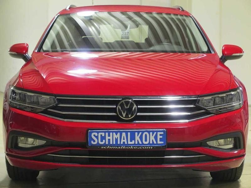 Gebraucht VW Passat Business 122 PS (89 kW) 2023 Tornado red Kombi