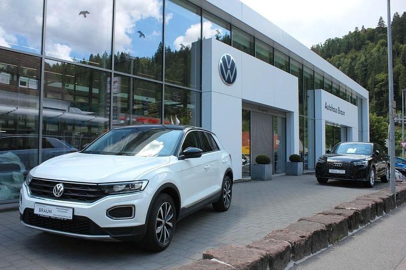 Pure white Gebraucht 2019 VW T-Roc Style SUV | 16.990 € (Fairer Preis) - Bild 1/4