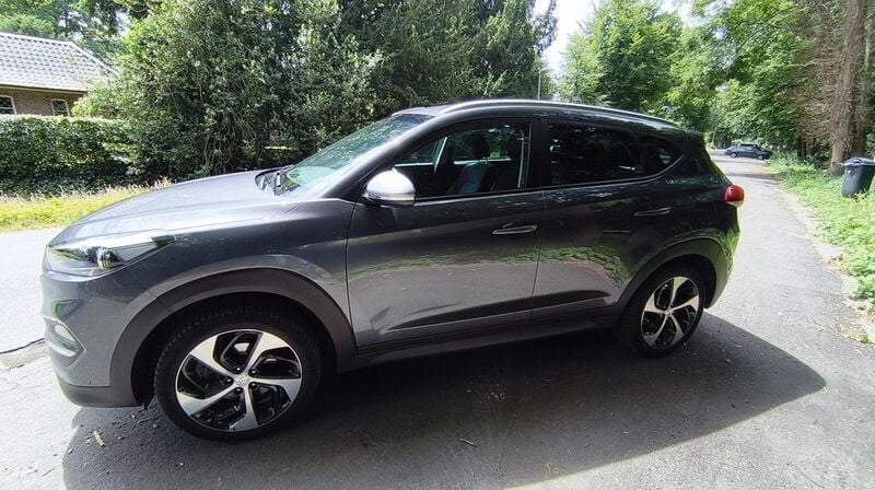 Grau Gebraucht 2018 Hyundai Tucson Advantage SUV | 13.200 € (Superpreis) - Bild 1/4