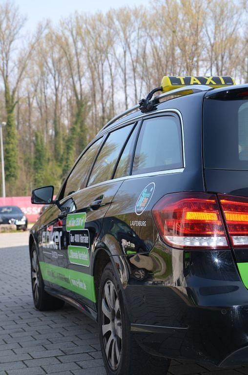 Gebraucht Mercedes E200 136 PS (100 kW) 2016 Schwarz Kombi