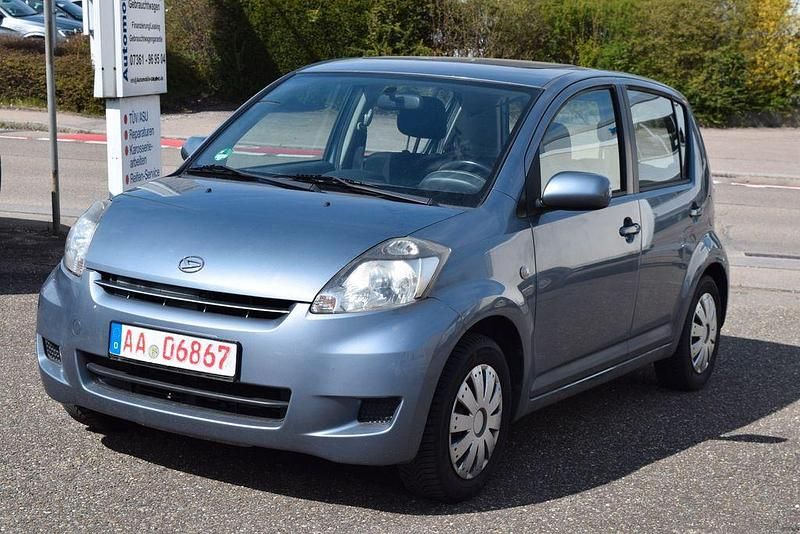 Gebraucht Daihatsu Sirion 91 PS (66 kW) 2009 Grau Kleinwagen
