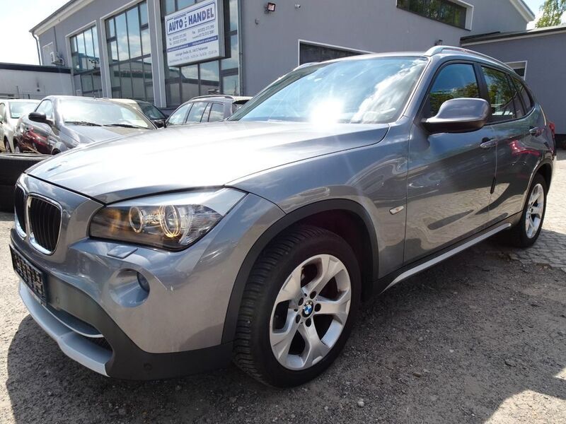 Grau Gebraucht 2012 BMW X1 Sport Line SUV | 9.900 € (Guter Preis) - Bild 1/4